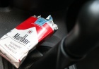 Hogyan lehet megszabadulni a dohányfüst illatától az autóban?