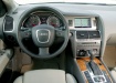 Audi Q7 - интерьер салона авто 2007 года (первое поколение)