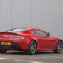 Aston Martin V8 Vantage - вид сзади красной модели