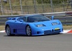 Bugatti EB 110 на гоночном треке