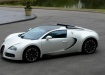 Bugatti Veyron в белом цвете