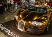 Золотистый Bugatti Veyron