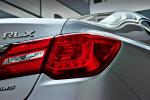 Acura RLX - задний фонарь крупным планом